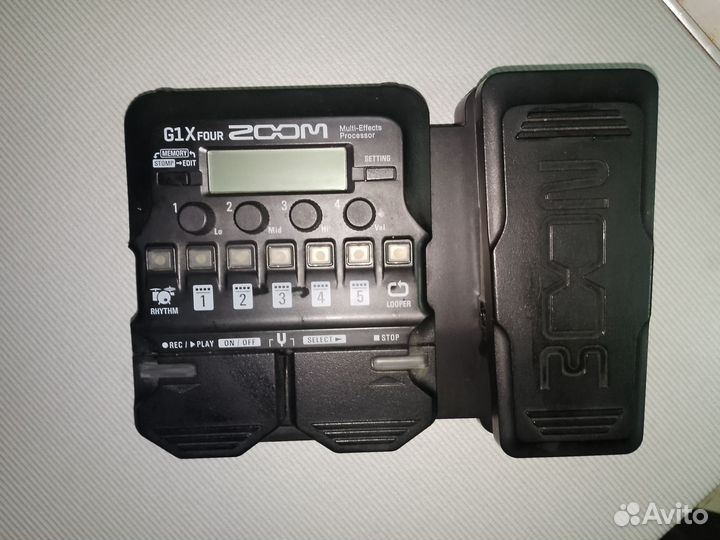 Гитарный процессор Zoom G1X Four