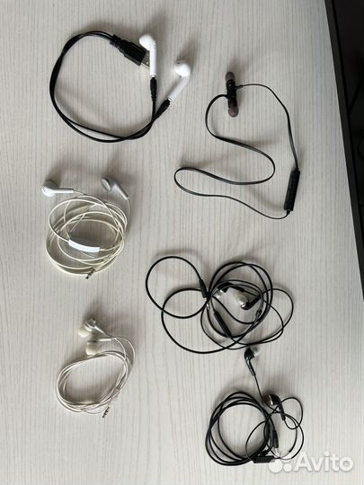 Проводные наушники с микрофоном