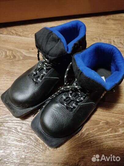 Лыжные ботинки размер 34