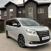 Toyota Noah 2.0 CVT, 2014, 189 000 км, с пробегом, цена 1 880 000 руб.