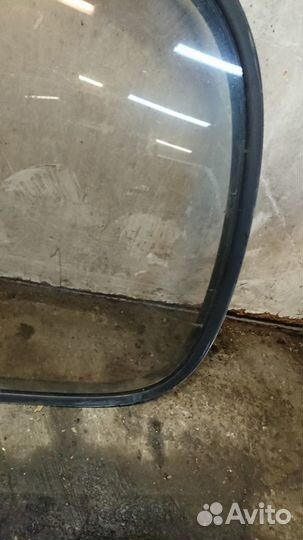 Стекло заднее левое Nissan Serena C23 CD20 1998