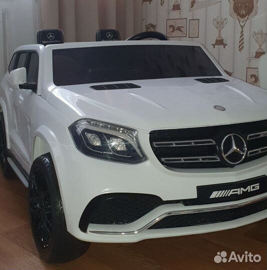 Электромобиль Mercedes-Benz GLS63 AMG, белый