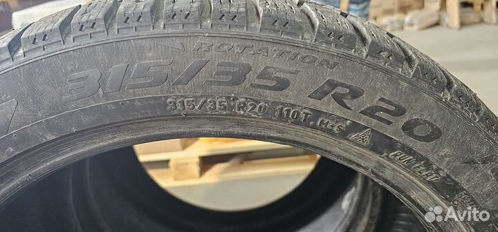 Pirelli Ice Zero 275/40 R20 и 315/35 R20 110T
