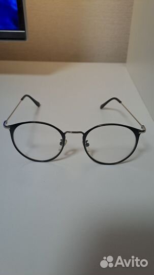 Очки на минус 1 (корригирующие)