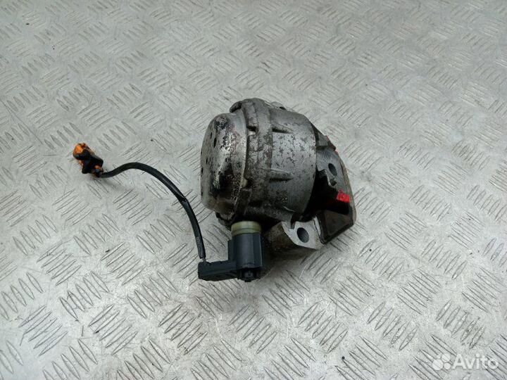 Опора двигателя правая Audi A6 C7 2.0 cglc дизель