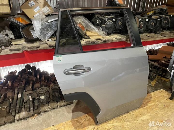 Задняя правая дверь Тойота Рав 4 50