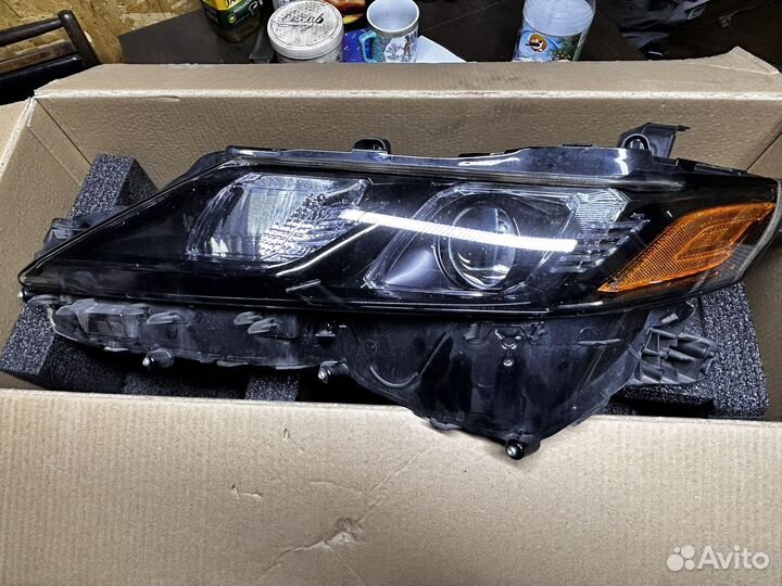 Фара левая toyota camry 70