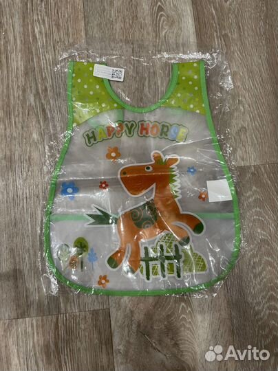 Слюнявчик на липучке