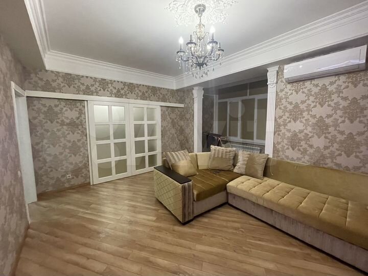 3-к. квартира, 106 м², 10/13 эт.