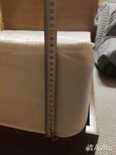 Кровать с матрасом 160 на 200