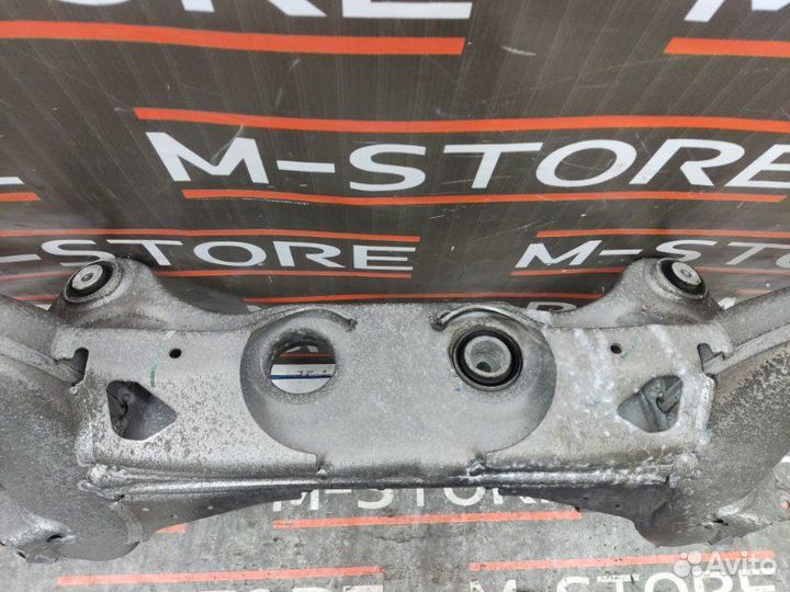 Балка поперечная (подрамник) задняя Mercedes-Benz