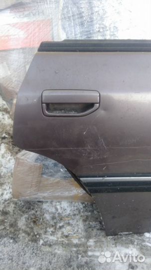 Дверь задняя правая Subaru Legacy BF EJ20 1992