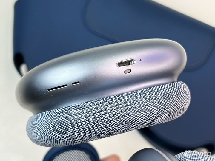 Apple AirPods Max Blue