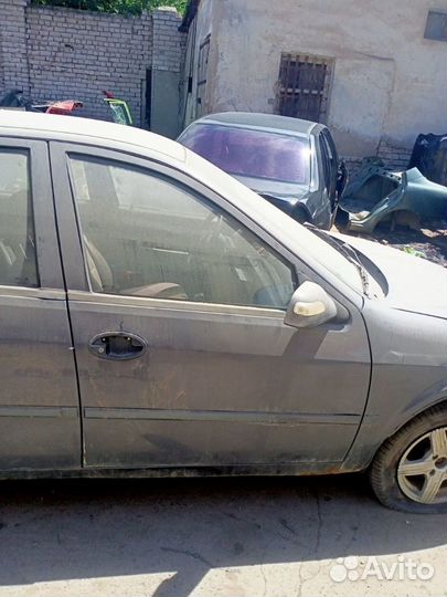 Правая передняя дверь на Lifan Breez