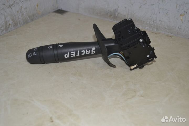 Переключатель поворотников Renault Duster