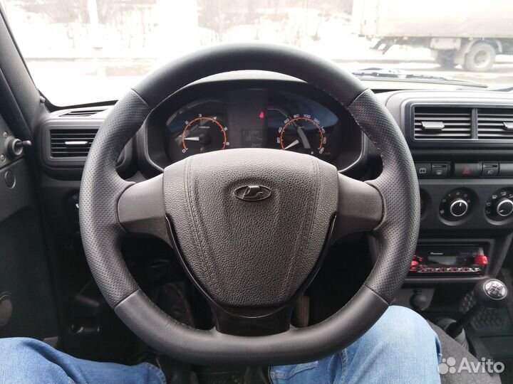 Руль на классическую ниву в коже