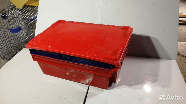 Ящик пластиковый пищевой с крышкой 600х400х200