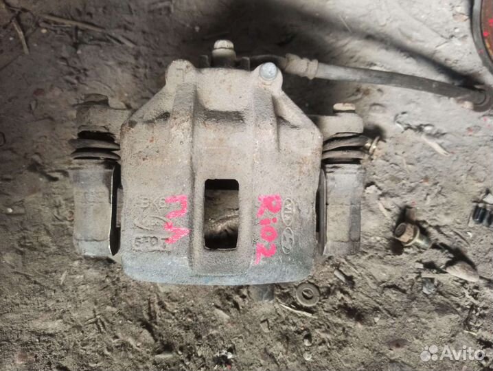 Суппорт передний левый KIA Rio 2 JB