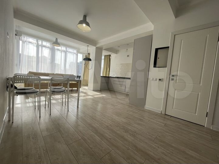 3-к. квартира, 110 м², 1/6 эт.