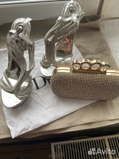 Клатч женский вечерний в стразах и жемчуге