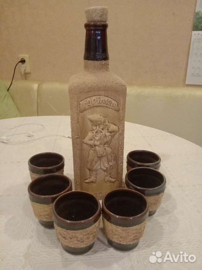 Графин с рюмками