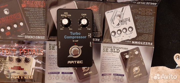 Педаль для гитары compressor Artec