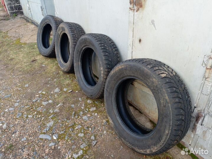 Bridgestone Ice Cruiser 7000 235/65 R17