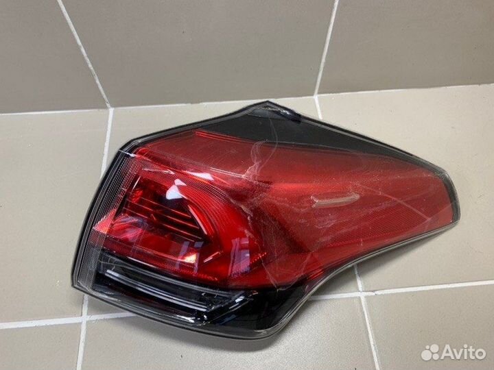 Фонарь задний правый Toyota Rav4 XA40 2015