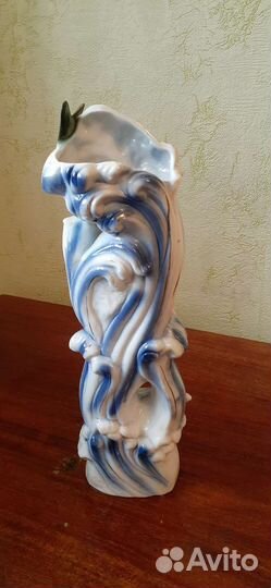 Статуэтка с часами ваза