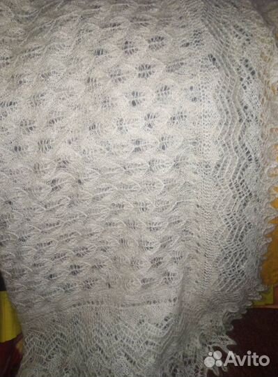 Пуховый белый платок