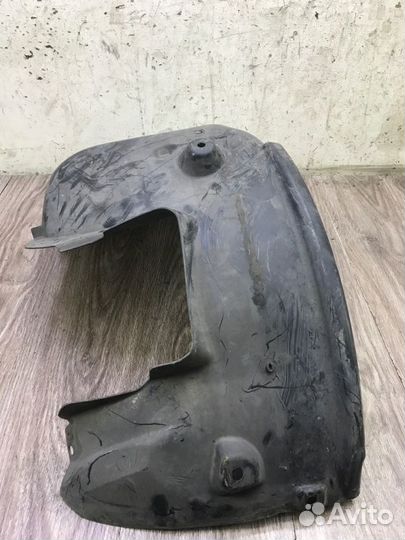 Подкрылок передний левый Bmw 1 Series хетчбэк-5ти