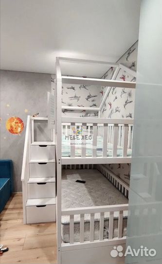 Двухъярусная кровать