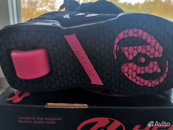 Роликовые кроссовки Heelys