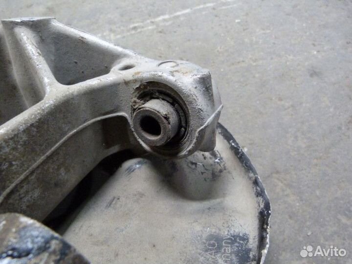 Кулак поворотный задний правый VW Passat B6 2005-2