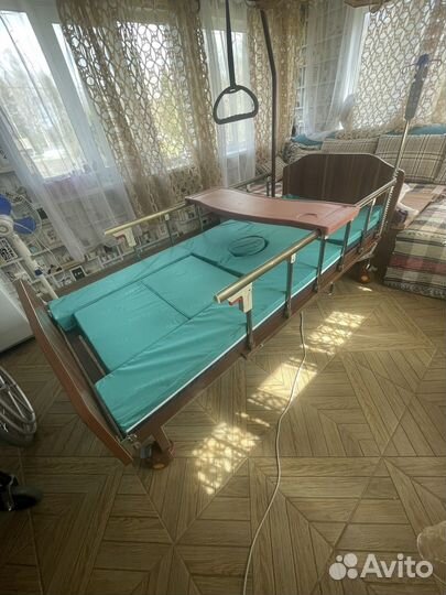 Кровать для лежачих больных с электроприводом
