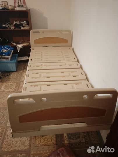 Медицинская кровать в хорошем состоянии