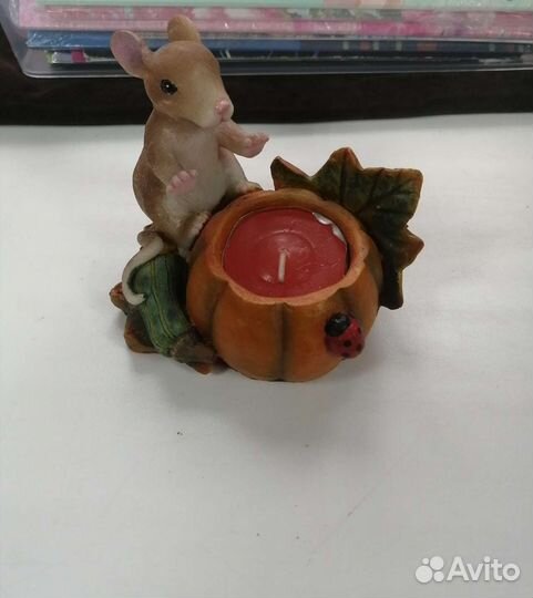 Подсвечник со свечой