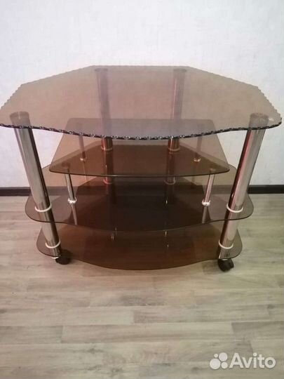 Стеклянный столик