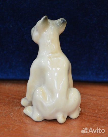 Фарфоровая статуэтка - французский бульдог