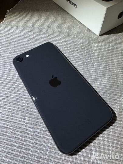 iPhone SE, 128 ГБ
