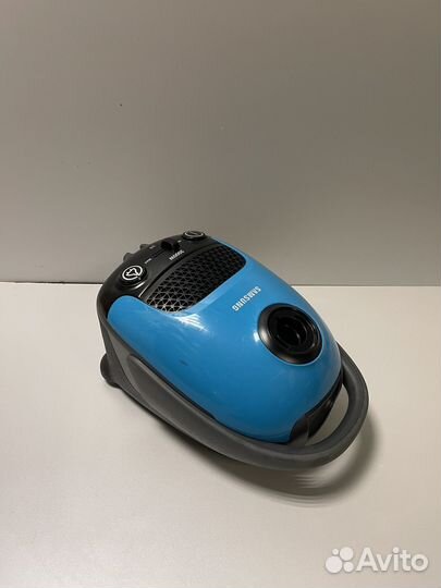 Пылесос Samsung SC20F30WF
