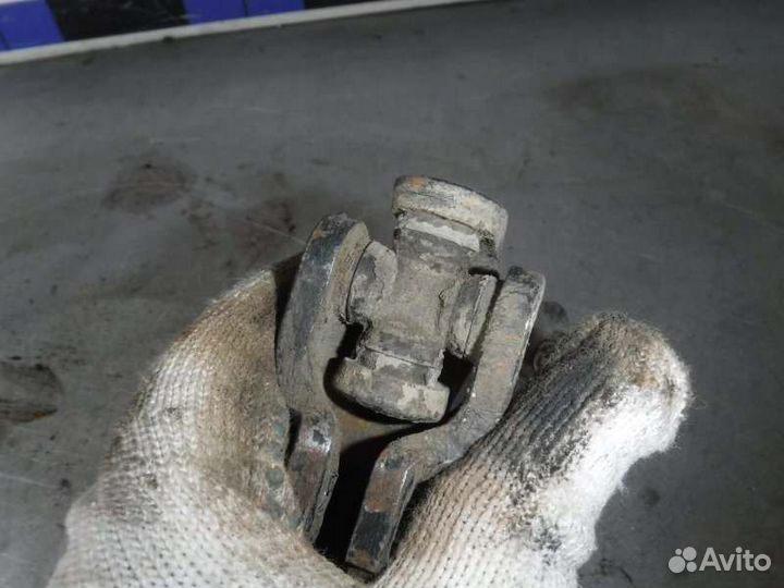 Рулевой карданчик Mitsubishi Pajero 3 6G74 2001