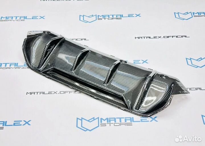 Диффузор (средняя часть ) BMW M5 F90, Сухой карбон