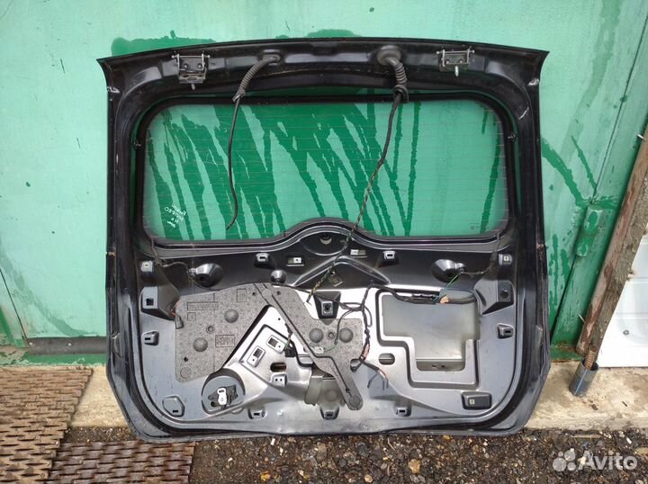 Крышка багажника Ford Fusion 2002-2012