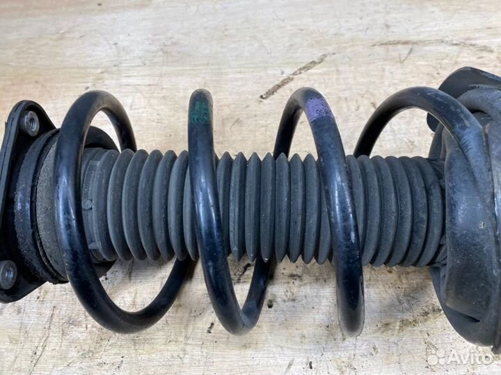 Передняя Правая Стойка Mazda 3 BL 2008-2013 г.в