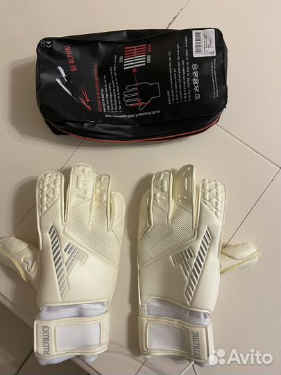 Вратарские перчатки alphakeepers