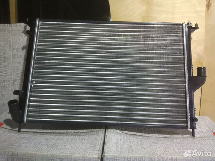 Радиатор охлаждения основной с кондиционером Renau