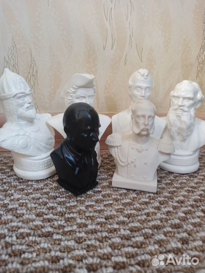 Гипсовые бюсты известных российских деятелей