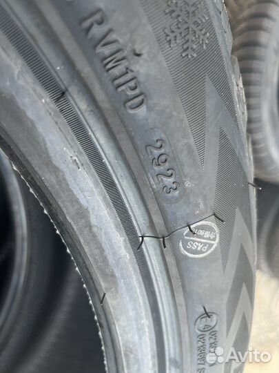 iLink Wintervorhut Stud II 275/40 R22 111T