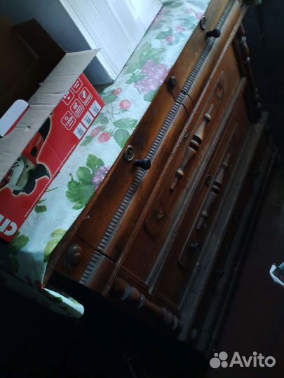 Сундук кованый старинный